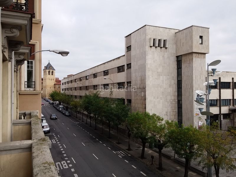 Foto 59e9b7c8-b0a7-48a7-8102-6a5bafe023e6. Lloguer pis amb calefacció a Centro Ciudad León