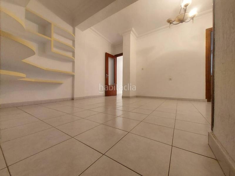 Foto 62cf49a0-1519-46c4-b8d9-35a630b2da09. Piso atención !!piso en venta en universidad mercedCentro en Huelva