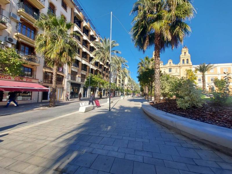 Foto a7aed792-26fe-465b-879b-3d94cbac05dc. Piso atención !!piso en venta en universidad mercedCentro en Huelva