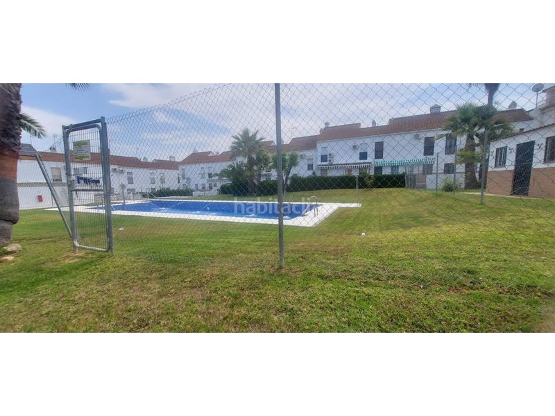 Foto c46f1cff-fdcb-4e45-9632-1bd3b677415c. Casa adossada amb aparcament a Núcleo Urbano Aljaraque