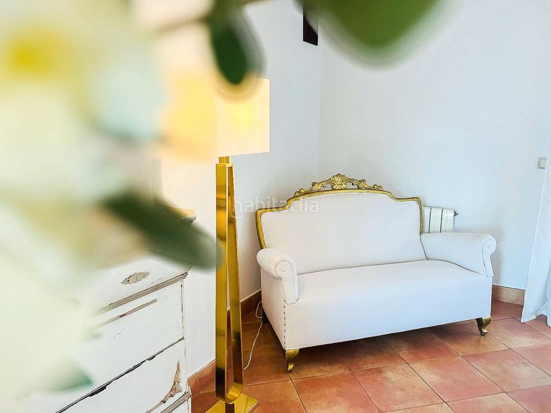 Foto 02e43f21-92cf-42fa-85c3-175ed7759165. Reihenhaus mit kamin heizung in Petra