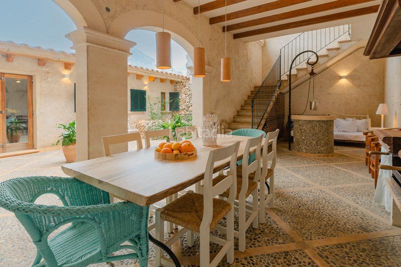 Foto 3839222a-46d5-4fc1-9233-c8860501e57b. Reihenhaus mit kamin heizung in Petra