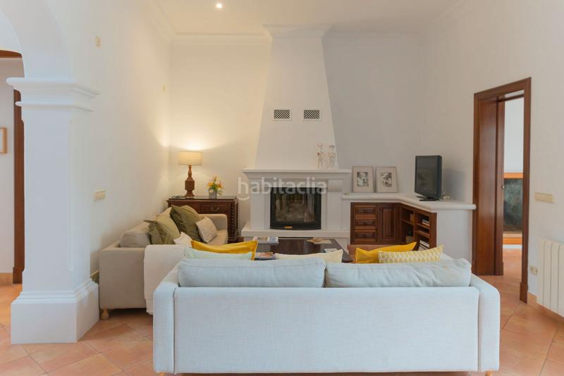 Foto 866aea8e-4828-4708-9137-07b51b938b2d. Reihenhaus mit kamin heizung in Petra