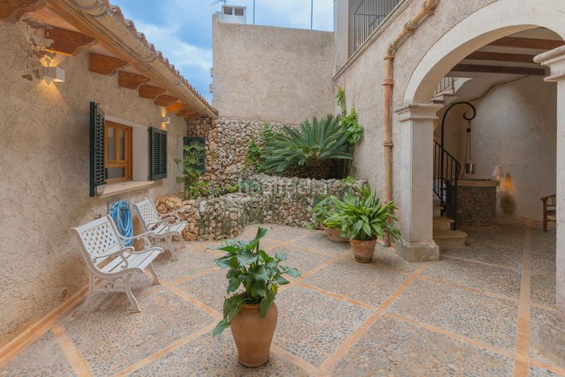 Foto e30cfdcc-cac1-44f7-8ebd-8d9eac95a364. Reihenhaus mit kamin heizung in Petra