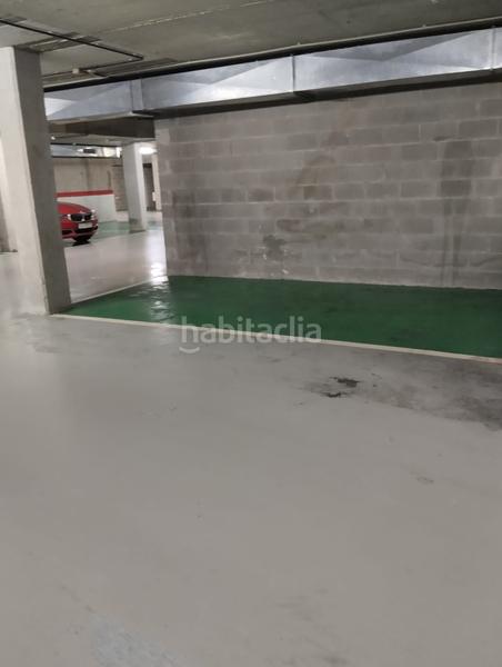 Foto bef045e6-a1ab-4aec-b8b9-a4974a2f3141. Autoparkplatz in Centre Esplugues de Llobregat