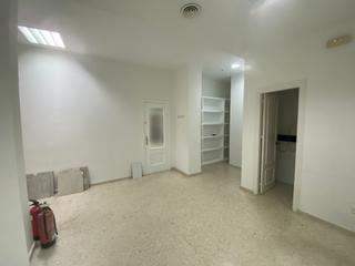 Location Local commercial  Avenida quinto centenario. Alquiler local comercial