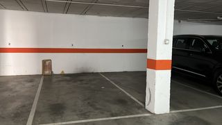 Miete Autoparkplatz in Calle rosa de los vientos 9. Alquiler plaza de garaje