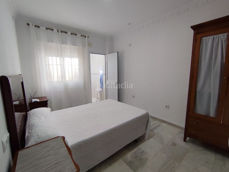 Foto 82a3d085-1623-4659-b8a5-33d69b5932db. Rent semi detached house in avenida quinto centenario 42 in Sanlúcar de Barrameda