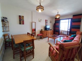 Rent Flat  Calle esteban de boutelou. Alquiler verano