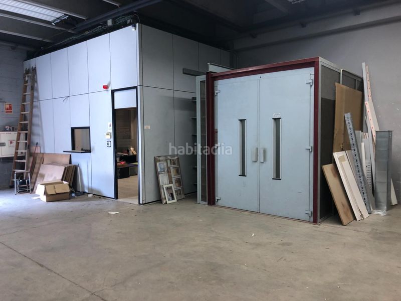 Foto aea32b8d-a03c-4aef-9031-603ebaf4b7e9. Nau industrial a Abrera