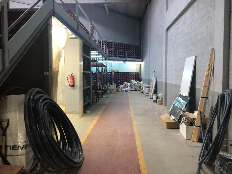 Foto cd30f76c-fc3f-4e98-b0cc-1fa6a3536ace. Nau industrial a Abrera