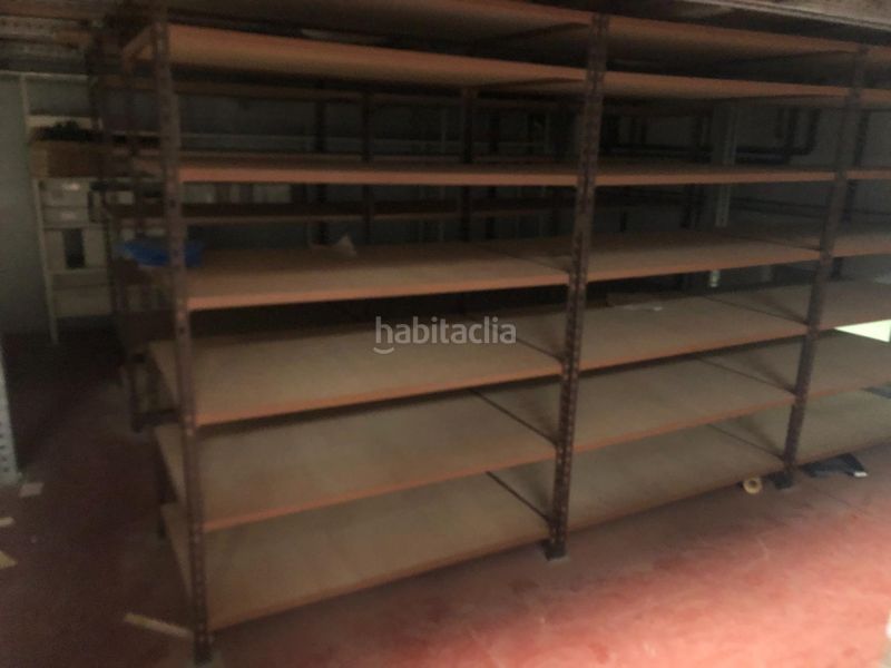 Foto f3d87d4c-6ced-46ce-af48-fba87ee3dd23. Nau industrial a Abrera