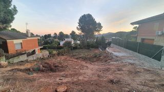 Wohngrundstück in Pallejà. Parcela urbana en venta en buena zona de fontpineda