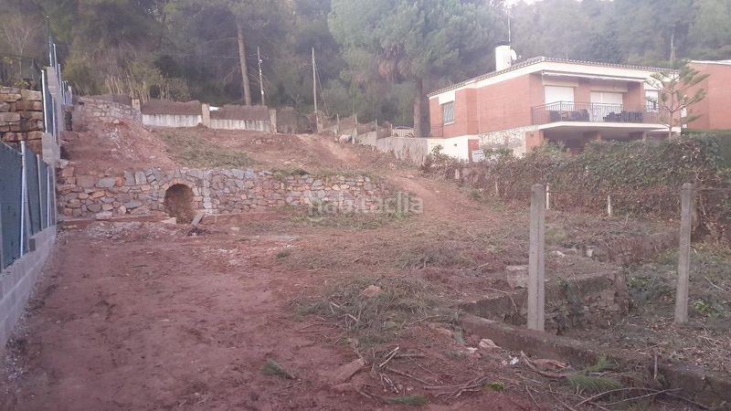 Foto d2ff14ff-fe34-4953-a451-604f30105e8d. Terreny residencial a Pallejà