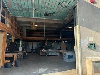 Capannone industriale in Sant Esteve Sesrovires. Se vende nave industrial con negocio de carpinteria en pleno fun