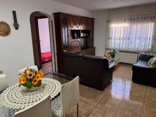 Casa a Nucli Urbà. Casa de pueblo ideal para 2 familias en el centro del pueblo