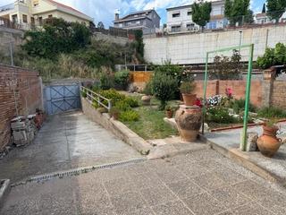 Casa a Olesa de Montserrat. Gran casa de 4 plantas en venta en pleno casco antiguo