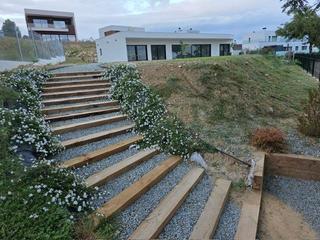 Xalet a Sant Esteve Sesrovires. Impresionante casa nueva a estrenar en urbanización masia bach