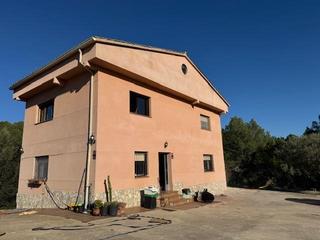 Maison à Sant Llorenç d´Hortons. Fantastica casa rural en plena naturaleza con 57.368 m2 de parce
