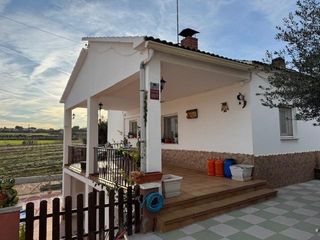 Chalet en Piera. Preciosa casa en venta en can mas con gran piscina