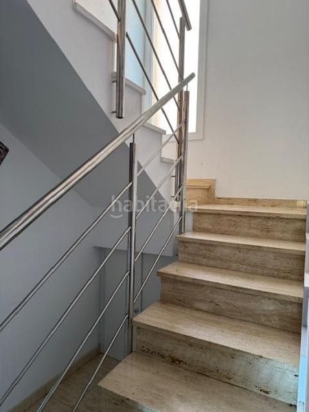 Foto 0bc60e29-fd11-4a58-b9f8-fd391d50bc93. Maison avec chauffage parking piscine dans Abrera