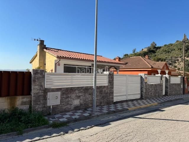 Foto 9802122f-24b7-4881-981b-40d5a02716da. Maison avec chauffage parking piscine dans Abrera
