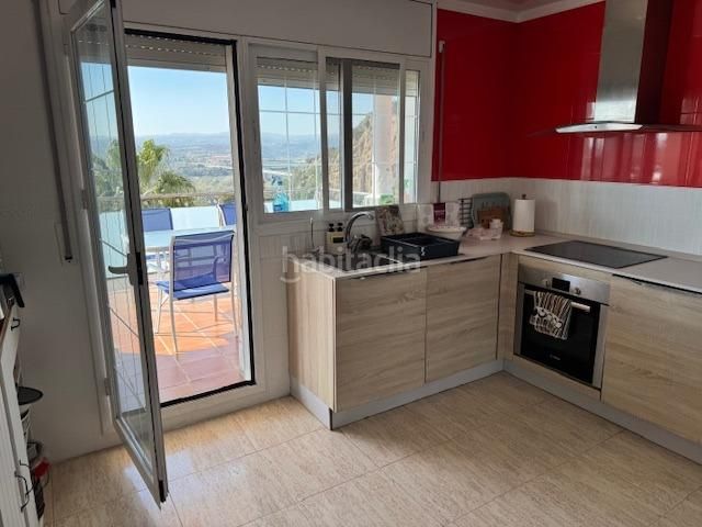 Foto a32736d1-e4fc-4ae8-b603-c4802084ab2f. Maison avec chauffage parking piscine dans Abrera