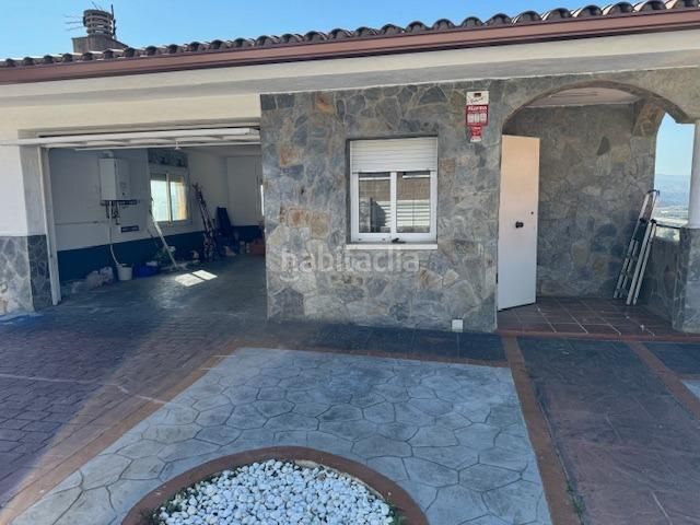 Foto ba193122-a254-4a60-ac8b-c7b13476800d. Maison avec chauffage parking piscine dans Abrera