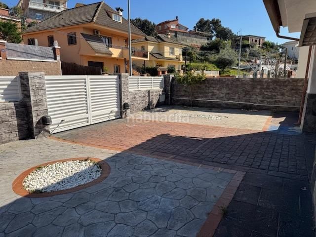 Foto e05f7035-d619-4751-94a9-0ba5b3d84b3c. Maison avec chauffage parking piscine dans Abrera