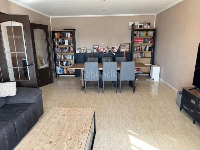 Foto f0a6753f-1843-4234-8732-50b6bdf22606. Maison avec chauffage parking piscine dans Abrera
