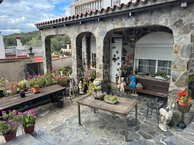 Foto b60b2c8c-0d3a-4564-a1f0-6f55c3527e9c. Masia a Castellbisbal