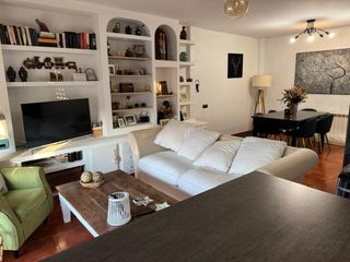 Appartement à Martorell. Acogedor piso en venta en plaza santa anna