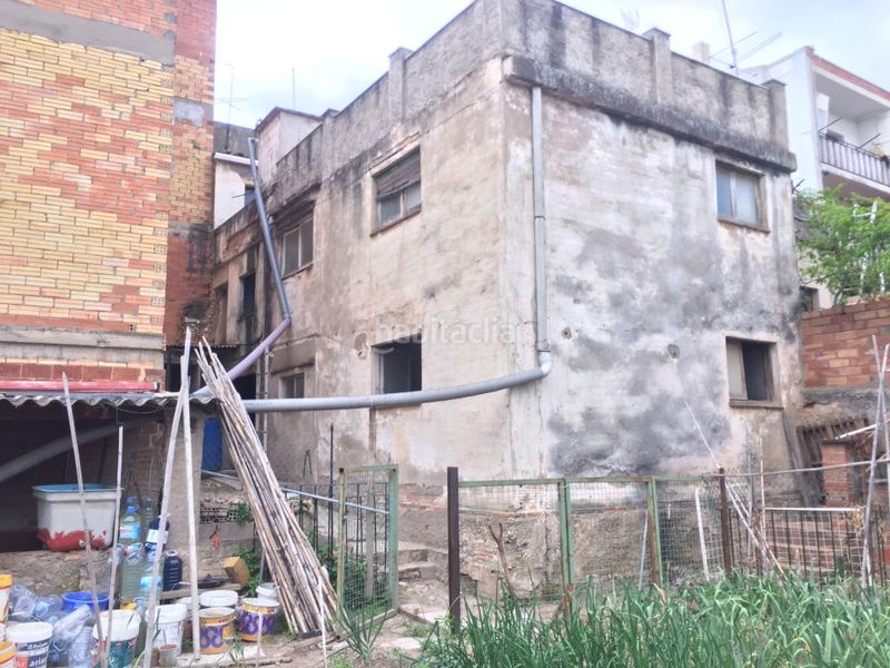 Foto 3d681b04-0007-4cc5-bcdc-a0e45c740275. Masía casa para reformar centro pueblo en Nucli Urbà Esparreguera