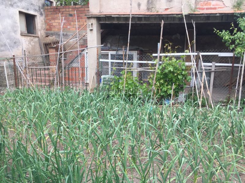 Foto ab63b004-31b8-4042-8ada-61e5af215aa9. Masía casa para reformar centro pueblo en Nucli Urbà Esparreguera