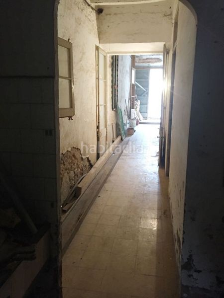 Foto dd3869c8-eb22-4145-8519-b9a3d17aa010. Masía casa para reformar centro pueblo en Nucli Urbà Esparreguera