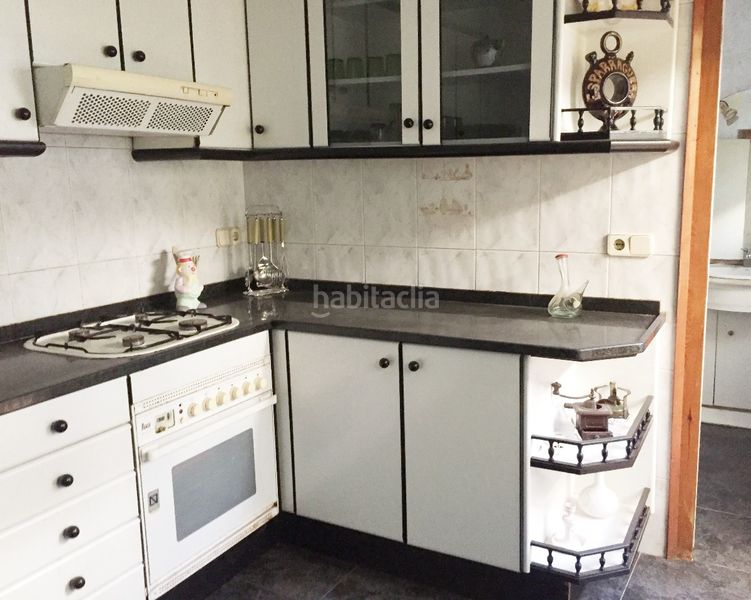 Foto 3e5c3a46-1bb3-46c9-b08d-b26e4146feb5. Masia a Nucli Urbà Esparreguera