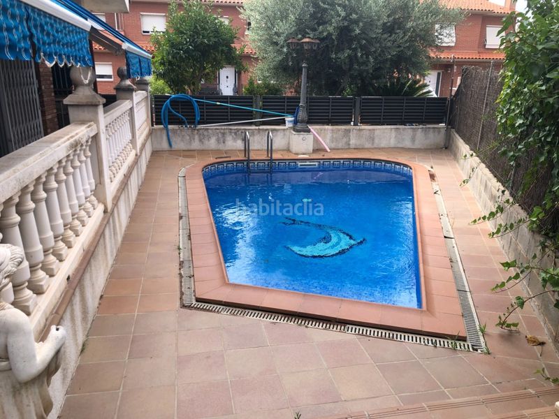 Foto 9444edec-39ce-4ca1-aa8b-ac99250c2134. Casa amb calefacció aparcament piscina a Martorell