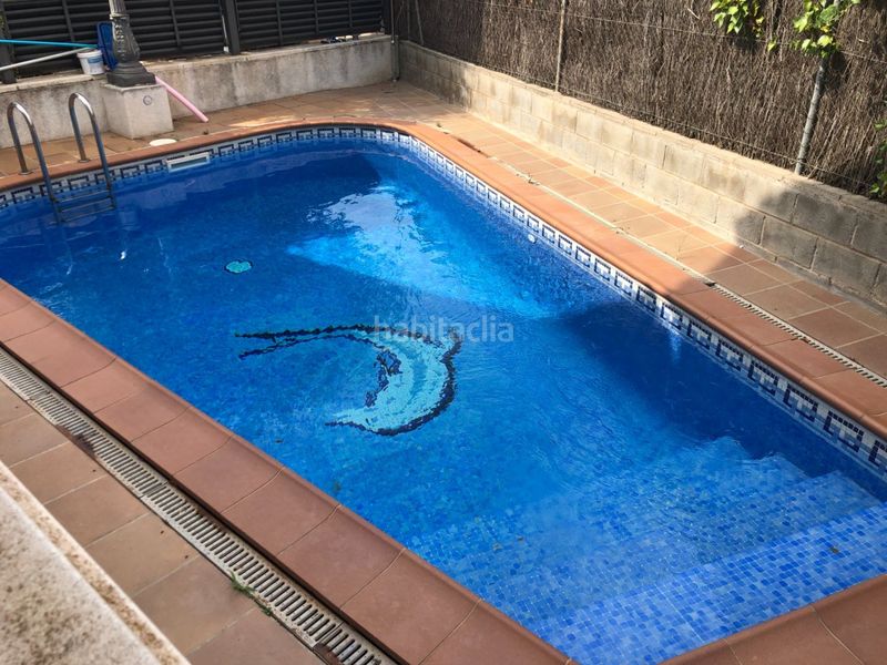 Foto d0e7feac-0001-481a-9410-97079dbd238f. Casa amb calefacció aparcament piscina a Martorell