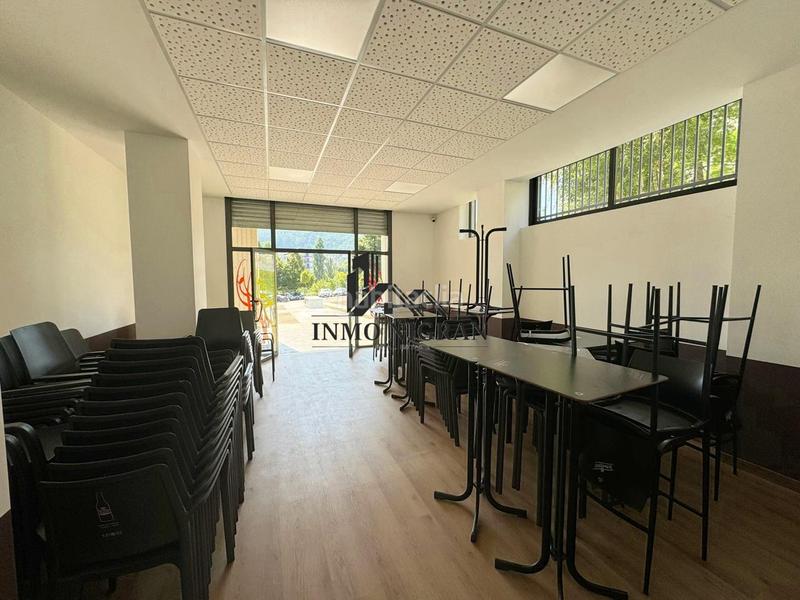 Foto f58e013a-e1ea-40a5-815a-2f3072d47280. Geschäftsraum in As Lagoas Ourense