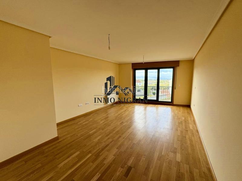 Foto b5e186c0-076a-4359-be2f-31d9bac569bb. Zweistöckige wohnung mit heizung parking in Xinzo de Limia