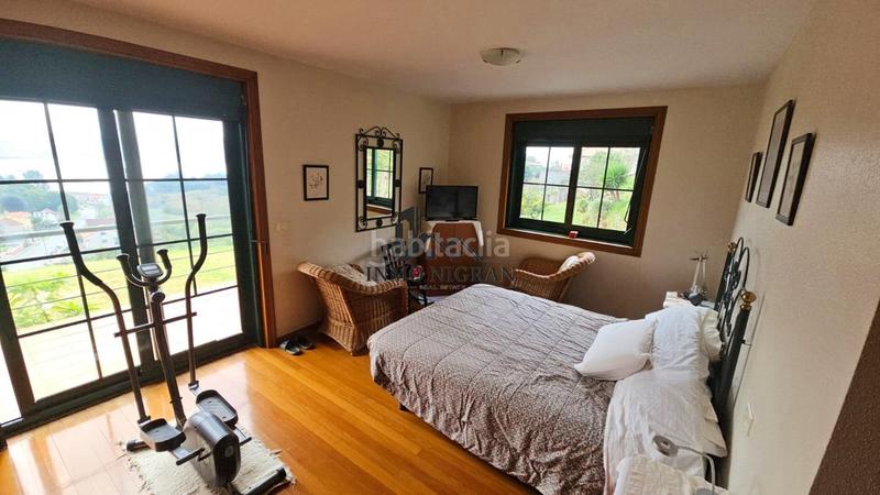 Foto 225b2b09-f43b-49e2-bf48-4e9786901efe. Haus mit heizung parking in Moaña