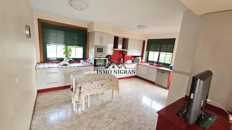 Foto 4349704a-da9f-4faf-8ede-a0aa0e667b5c. Haus mit heizung parking in Moaña