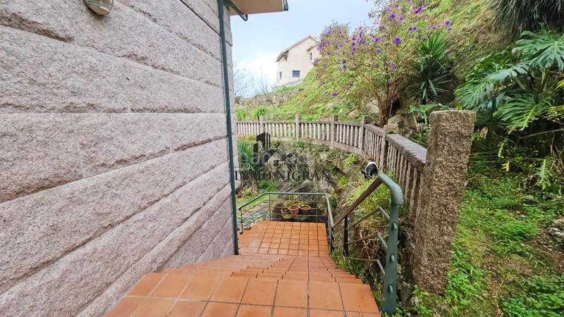 Foto 75402245-ae50-40ef-bd5e-8af70ff55067. Haus mit heizung parking in Moaña