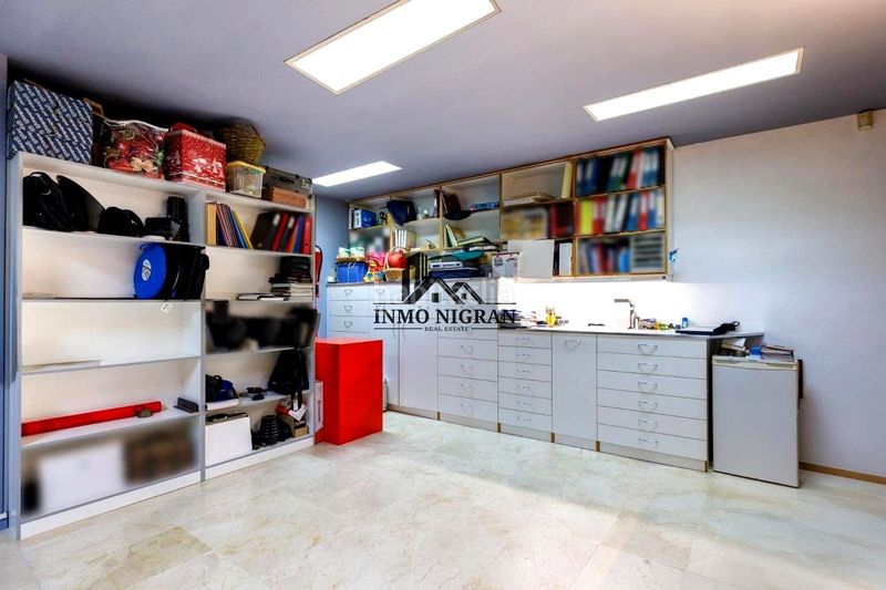 Foto 1f8a267e-2e99-4c12-9f74-5f13bb43ff63. Local comercial a Nigrán centro Nigrán
