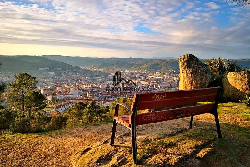 Foto af3d509a-2d8b-4641-9ce8-51fb0d590b76. Casa adossada a San Rosendo Ourense