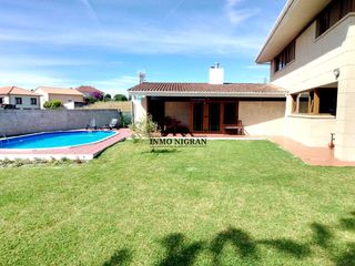 Rent House  Avenida ricardo mella. Alquiler de chalet independiente con piscina en oia