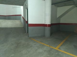 Rent Motorcycle parking in Los Castillejos - La Trinidad. Para moto !! aparcamiento de motos en bailén.