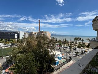 Lloguer Àtic a Paseo Marítimo Oeste - Pacífico. Se alquila este magnífico piso ático a 50 metros de la playa.