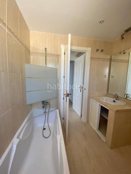 Foto 88bf1e52-51e6-4a5e-bdf6-31b3aed679b2. Alquiler piso  en residencial de lujo de playamar, primera línea de playa. en Torremolinos