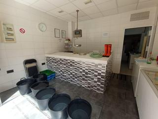 Traspàs Local Comercial a Portada Alta - Pol. Crta. De Cártama. Pescadería y congelados llave en mano funcionando en zona de alt
